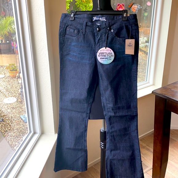 Torrid Boot cut jeans 💙